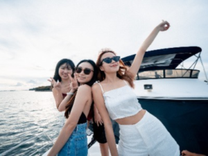 Yacht Rental in Singapore for Hens Party