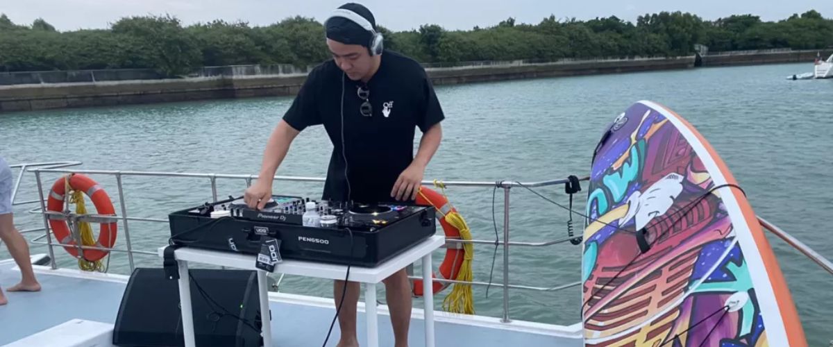Music and Karaoke on yacht