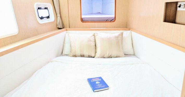 Gracefully Yacht guest cabin