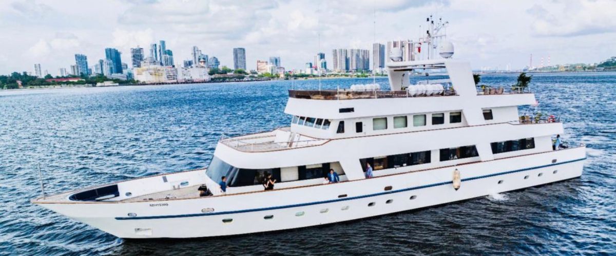 Charter a Yacht today with Singyacht