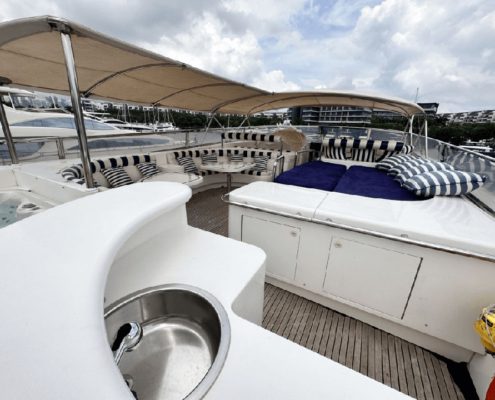 L8_yacht outdoor seating