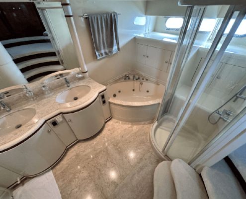 Leviathan8_Yacht washroom