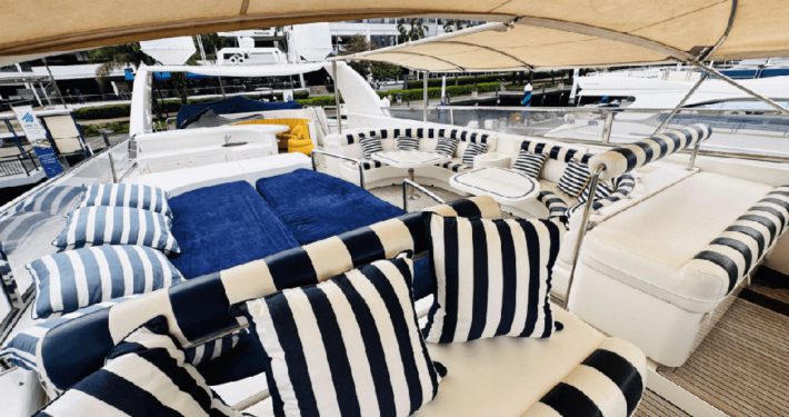 Leviathan 8_Yacht Upper deck seating