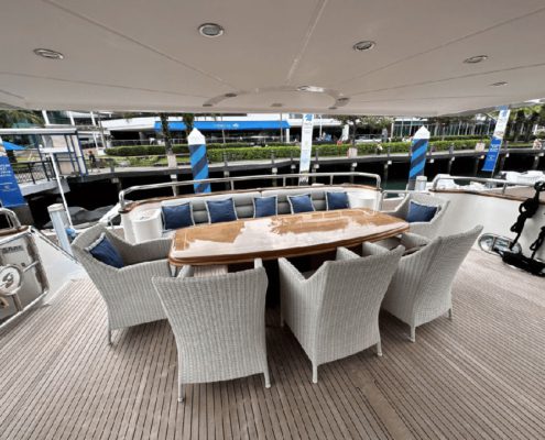 SuperYacht in Singapore_outdoor dining seating