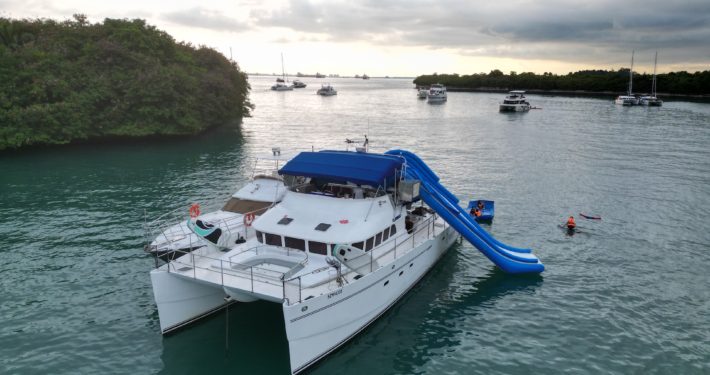 Luxury yacht rentals in Singapore with Kingdom Yacht