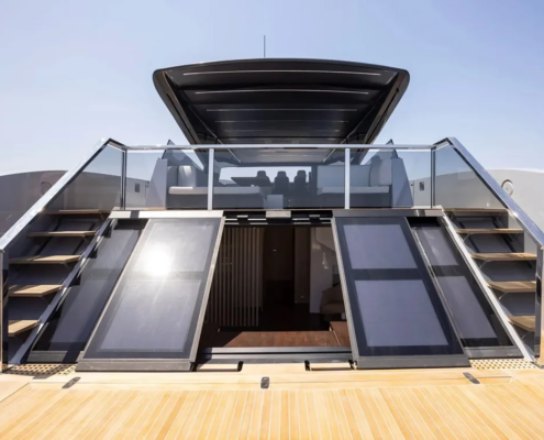 Hydraulic Swim Platform on Seawind yacht