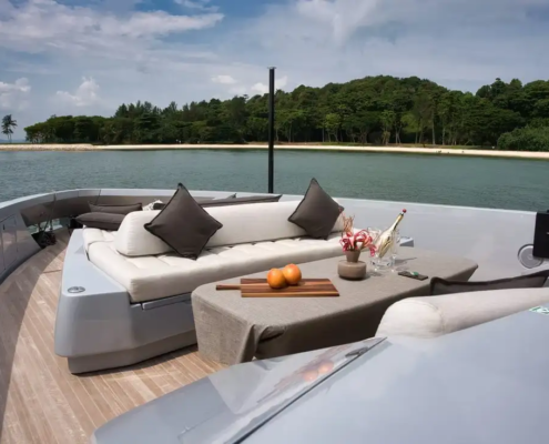 Forward area_Seawind yacht seating