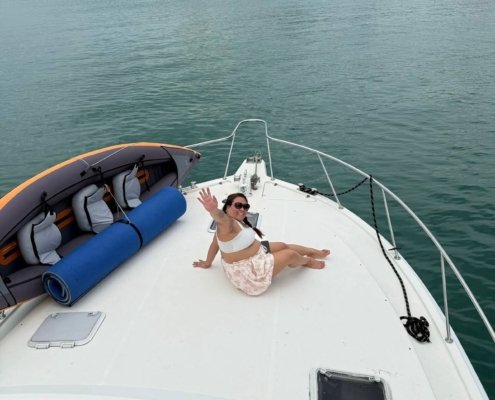 WhitePearl_Yacht rental Singapore