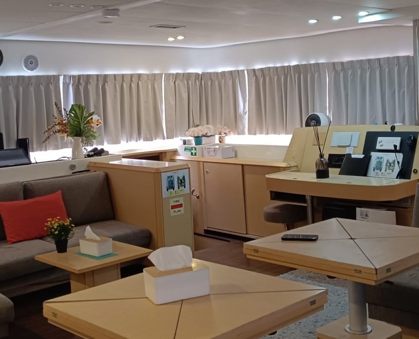 Ping-Lady-Living-room-1 PingLady Yacht Saloon_Singapore