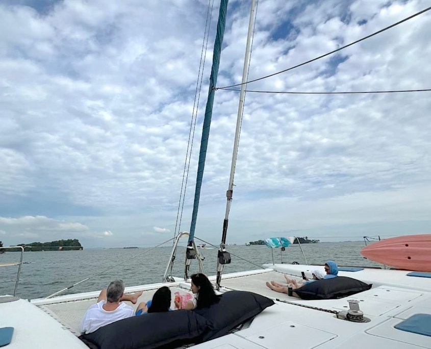 Ping-Lady-Yacht-rental-Front-