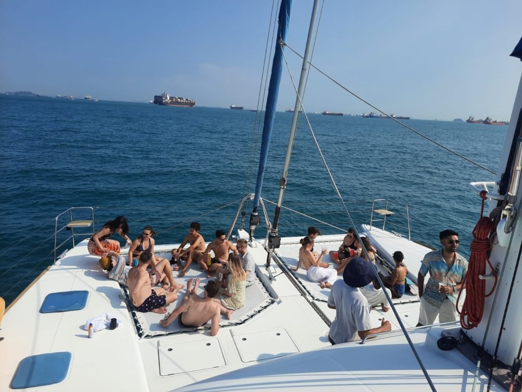 Ping-Lady_Yacht bow area PingLady_Yacht_trampoline net